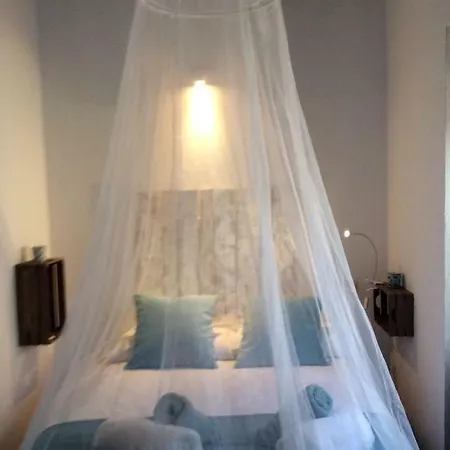 לינה וארוחת בוקר Tribeca Boutique מארבלה