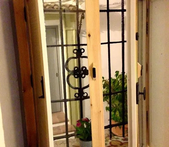 Tribeca Boutique Bed and Breakfast Μαρμπέλλα