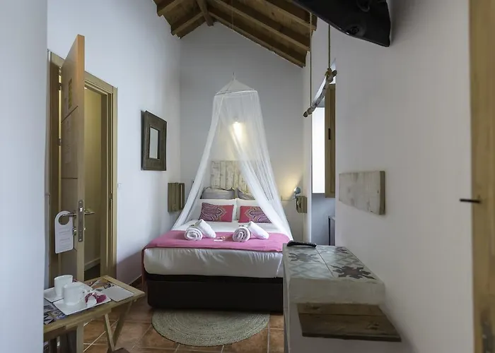 Tribeca Boutique Μαρμπέλλα