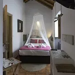 Bed and Breakfast Tribeca Boutique Μαρμπέλλα